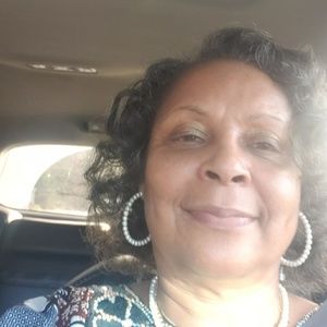 Meet your Posher, Cynthia